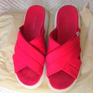Sz 12 Tom's Pink Slip In Sandals. GUC